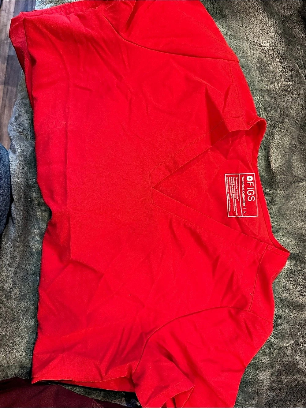 Winning red figs women’s medium